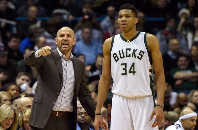 大联盟官方：2026 赛季将正式允许教练在比赛中使用 iPad 进行实时战术标注与回放